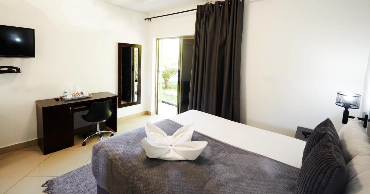 Laha Hotel Maun Exteriör bild